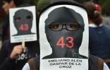 Les proches des 43 étudiants disparus de l'école normale rurale de Ayotzinapa manifestent à Mexico City à l'occasion du premier anniversaire du drame, le 26 septembre 2015