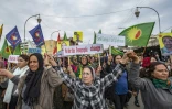 Des Syriens kurdes manifestant contre Ankara, à Qamichli, dans le nord-est de la Syrie, le 2 novembre 2019