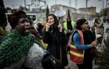 Des femmes de chambre de l'hôtel Ibis Batignolles manifestent à Paris, le 17 octobre 2019