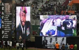 Le cercueil du chanteur ivoirien DJ Arafat est exposé au stade Félix Houphouet-Boigny pour des obsèques grandioses le 31 août 2019 à Abidjan.
