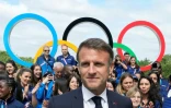 Le président Emmanuel Macron en visite au village olympique à Saint-Denis, en Seine-saint-Denis, le 22 juillet 2024