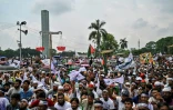 Des partisans du principal parti islamiste du Bangladesh, le Jamaat-e-Islami, rassemblés à Dacca pour réclamer notamment la représentation proportionnelle au Parlement à quelques mois des élections, le 19 juillet 2025