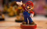 Figurine, représentant le héros de jeux vidéo Mario Bros, exposée à Madrid le 2 octobre 2015 lors de la "Madrid Games Week"