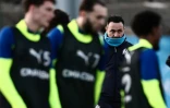 Roberto De Zerbi pendant un entraînement de l'OM à Marseille, le 20 janvier 2026