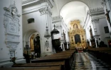 L'intérieur de l'église baroque de la Sainte-Croix où se trouve le c?ur de Frédéric Chopin, préservé depuis 168 ans dans un flacon de cristal rempli d'un liquide de conservation, le 10 juin 2008 à Varsovie, en Pologne