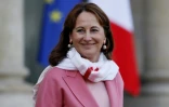 La ministre de l'Environnement Ségolène Royal, dans la cour de l'Elysée, le 10 décembre 2016 après un conseil des ministres