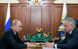 Le président russe Vladimir Poutine rencontre son ministre de la Défense Sergueï Choïgou le 2 juillet 2019 à Moscou
