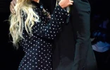 Beyonce et Jay Z sur scène lors d'un concert de soutien à Hillary Clinton à Cleveland dans l'Ohio, le 4 novembre 2016