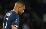 L'attaquant du PSG Kylian Mbappé à la fin du match contre Troyes, le 8 mai 2022 au Parc des Princes