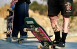Un skateboardeur sur la première piste ouverte à Bagdad, le 1er février 2025 en Irak