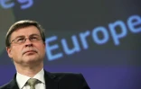 Le vice-président de la Commission européenne, Valdis Dombrovskis, lors d'une conférence de presse le 5 mai 2021, à Bruxelles