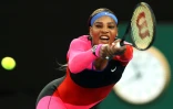 L'Américaine Serena Williams, lors de son quart de finale contre la Roumaine Simona Halep à l'Open d'Australie, le 16 février 2021 à Melbourne