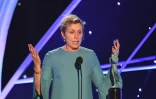L'actrice Frances McDormand, nominée pour les Oscars, reçoit un Oscar le 21 janvier 2018 à Los Angeles, Californie