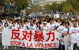 Des membres de la communauté chinoise manifestent pour réclamer "la sécurité pour tous" et dénoncer le "racisme anti-asiatique", le 4 septembre 2016 à Paris 