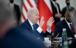 Le président américain Joe Biden s'exprime lors d'une rencontre avec son homologue polonais à Varsovie, en Pologne, le 26 mars 2022