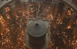 Une foule de pèlerins à la traditionnelle cérémonie du du "samedi des lumières" de la Pâque orthodoxe dans l'église du Saint-Sépulcre dans la Vieille ville de Jérusalem, le 15 avril 2017 
