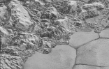 Image à haute résolution de la surface de Pluton prise par la sonde New Horizons, le 4 décembre 2015