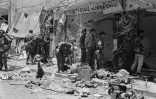 Des soldats israéliens dans une rue de Jérusalem lors de la guerre des Six Jours, le 8 juin 1967