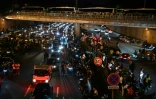 Scènes de liesse à Paris où les supporters du PSG fêtent le sacre de l'équipe en Ligue des champions à Munich, le 31 mai 2025
