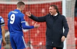 La joie de l'entraîneur de Leicester, le Nord-irlandais Brendan Rodgers, et de son attaquant Jamie Vardy, après la victoire, 1-0 face à Southampton, en demi-finale de la Coupe d'Angleterre, le 18 avril 2021 au stade de Wembley à Londres