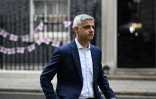 Le maire de Londres, Sadiq Khan, quitte le 10 Downing Street à Londres, le 9 juillet 2024