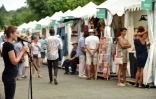 Groupes éphémères remplissent les rues de Marciac pendant la durée du festival