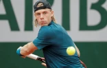 Le jeune Canadien Denis Shapovalov opposé à l'Australien John Millman à Roland-Garros, le 29 mai 2018
