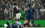 Parade du gardien parisien Gianluigi Donnarumma face à Aston Villa, le 15 avril 2025 à Birmingham