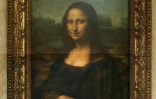 "La Joconde" exposé dans la grande salle des Etats du musée du Louvre à Paris, le 5 avril 2005