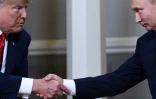 La poignée de main entre le président américain Donald Trump et son homologue russe Vladimir Poutine à Helsinki, le 16 juillet 2018 