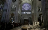Vue de l'intérieur de la cathédrale Notre-Dame de Paris lors d'une messe, le 15 décembre 2024