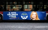 Une affiche électorale du parti d'extrême droite à Rome, le 21 février 2018
