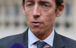 Le ministre de l'Education, Edouard Geffray, s'exprime devant la presse à l'issue d'une réunion avec des organisations lycéennes au ministère de l'Education nationale, à Paris, le 2 octobre 2026
