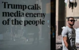 Une campagne publicitaire à Helsinki en Finlande, le 16 juillet 2018, jour de la rencontre Trump-Poutine, où il est possible de lire "Trump a qualifié les médias d'ennemi du peuple"