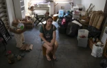 Fernanda Marques Franco dos Anjos, dite "Mãe Fernanda", pose dans son temple vandalisé dans la nuit à Maracanã, un quartier de Rio de Janeiro, au Brésil, le 7 février 2025