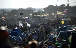 Des participants au festival de Glastonbury, le 23 juin 2023 Ă Pilton, en Angleterre