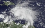 Image satellite NOAA publiée le 30 septembre 2016 montrant la position de l'ouragan Matthew en Mer des Caraïbes, le 29 septembre 2016