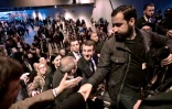 Emmanuel Macron, alors candidat, au Salon de l'Agriculture le 1er mars 2017 avec son chef de la sécurité Alexandre Benalla 