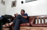 L'ex-militant d'extrême gauche Cesare Battisti lors d'un entretien à l'AFP, le 20 octobre 2017 à Cananeia (Etat de Sao Paulo)
