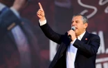 Özgür Özel, le leader du CHP, principal parti d'opposition en Turquie, devant la foule rassemblée à Ankara, le 14 septembre 2025 