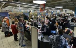 Une queue à la caisse d'un supermarché de Trèbes en France le 12 avril 2018