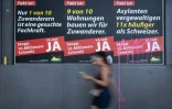 Des affiches électorales à Zurich avant le référendum sur l'immigration, le 28 mai 2026 en Suisse