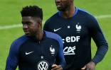 Les défenseurs de l'équipe de France Samuel Umtiti (g) et Eliaquim Mangala lors d'une séance d'entraînement à Clairefontaine, le 6 juin 2016