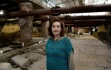 Polyxène Adam-Vélèni, cheffe du département des antiquités de Thessalonique au ministère de la culture, sur le chantier du nouveau métro, le 25 avril 2018