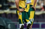 Les Sud-Africains Oscar Pistorius et Willem de Beer après leur élimination sur 4x400 m lors des jeux Olympiques de Londres