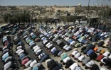 Des Palestiniens musulmans participent à la prière du vendredi, le 18 septembre 2015 à Jérusalem