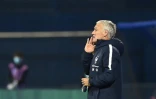 Le sélectionneur des Bleus Didier Deschamps replace ses joueurs contre la Croatie en Ligue des nations, le 14 octobre 2020 à Zagreb