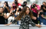 L'actrice Izia Higelin pose lors d'une séance photo à Cannes pour promouvoir le film "Rodin", le 24 mai 2017