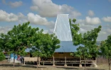 Une maison traditionnelle davec son toit en forme de cône, au village de Tanggedu, sur l'île de Sumba, le 23 juin 2026 en Indonésie