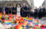 Hommage aux victimes du Premier ministre et du couple princier norvégien après la fusillade près d'un bar gay d'Oslo le 25 juin 2022
